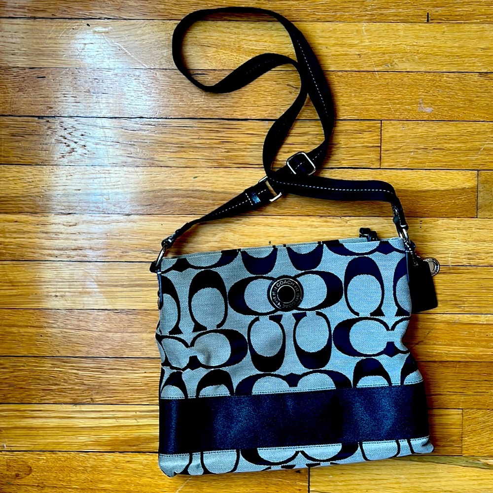 Medium size Coach crossbody